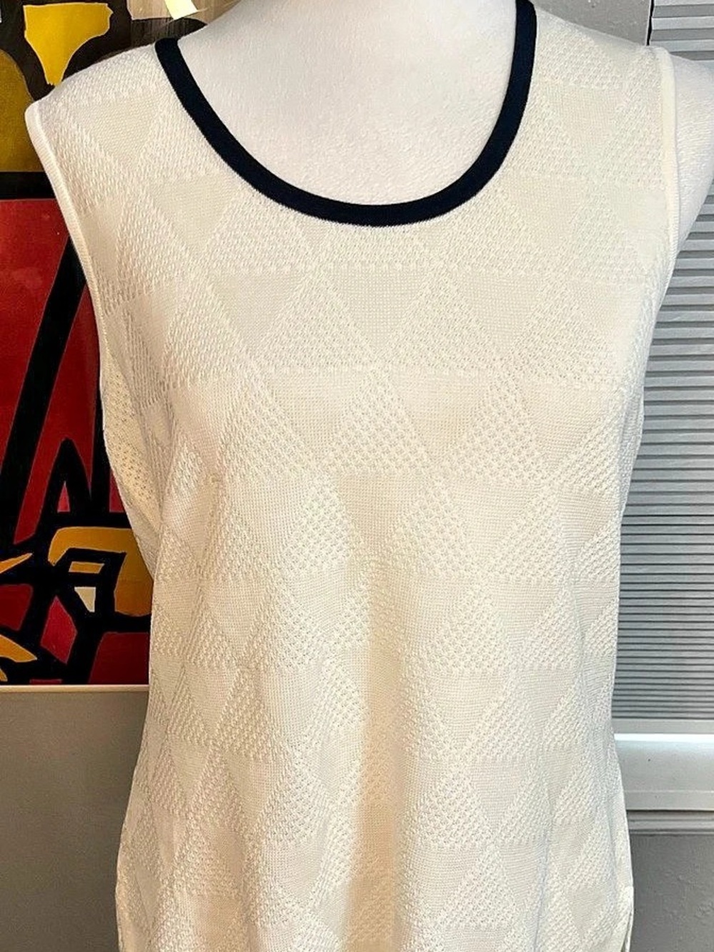 Ming Wang sleeveless knit tank top
White Black Small Round Neck